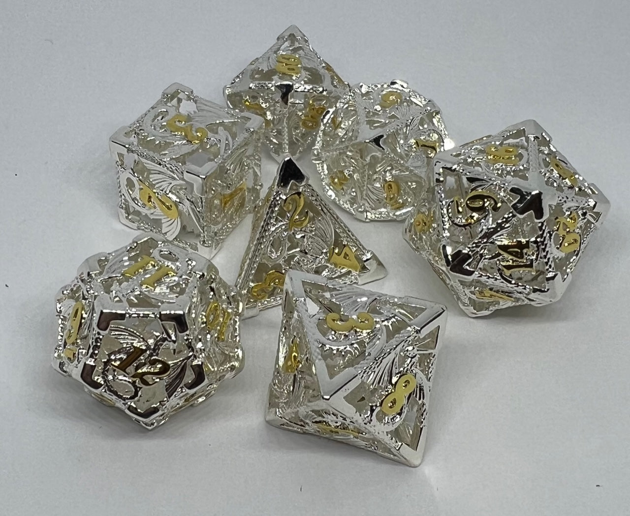 HD-05 Silver, Dragon Series, Hollow-Metal Dice Set