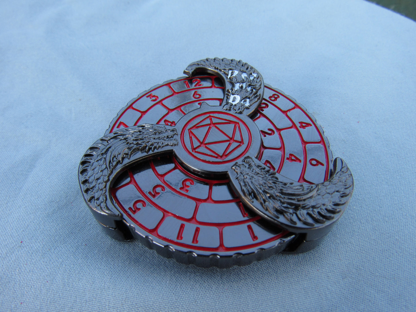 Hydra Spinner - Gunmetal and Red