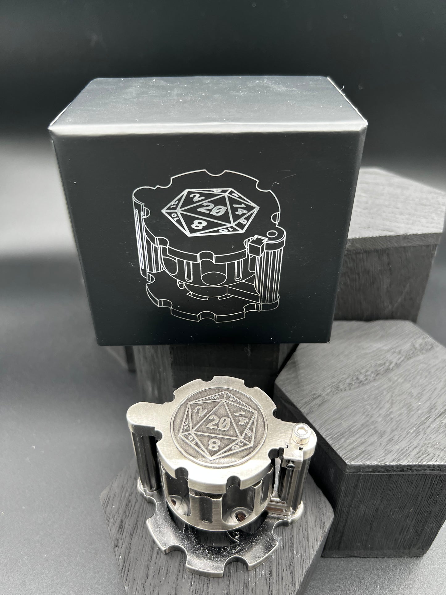 Revolver Spinner - Antique Silver