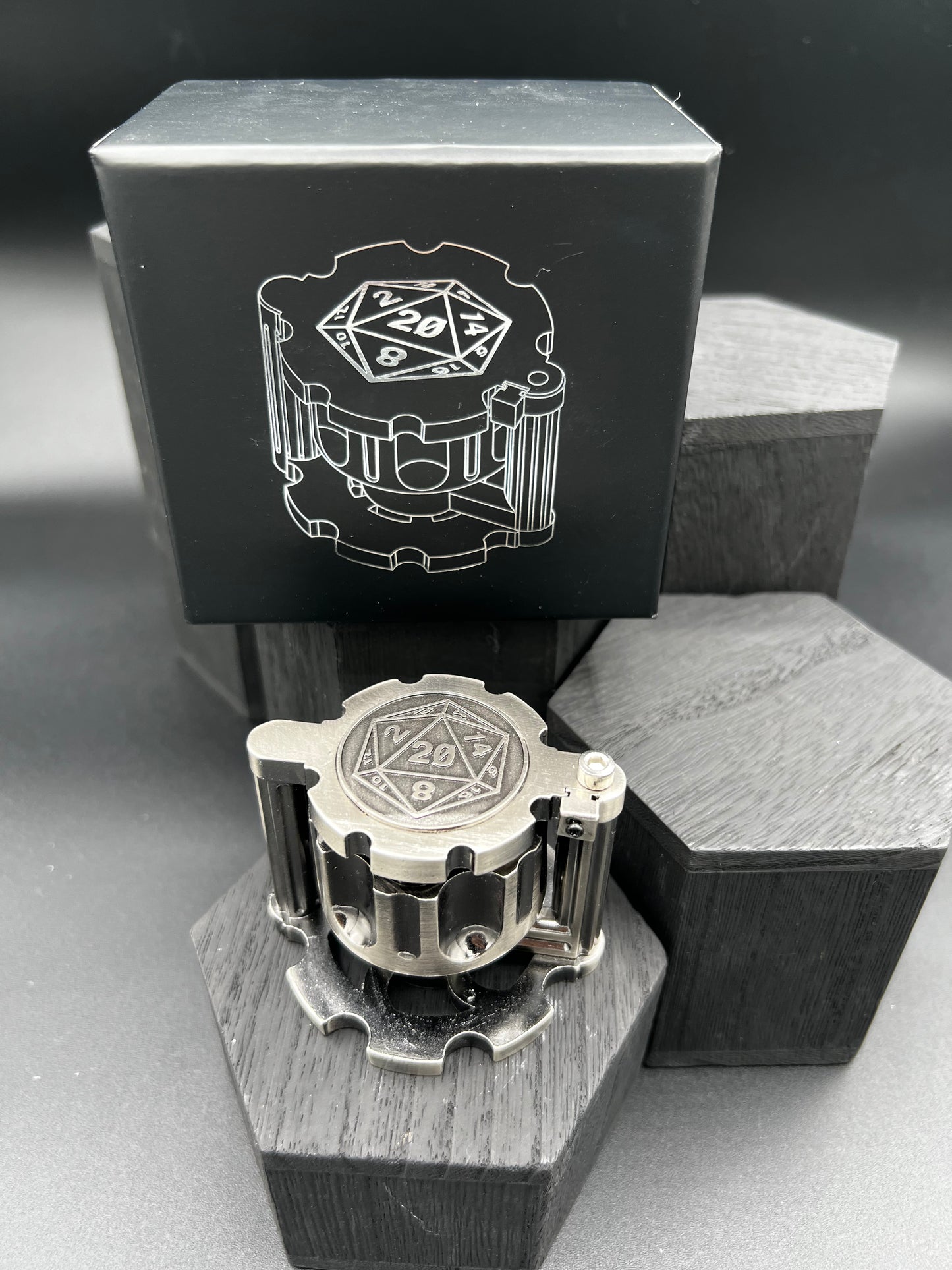 Revolver Spinner - Antique Silver