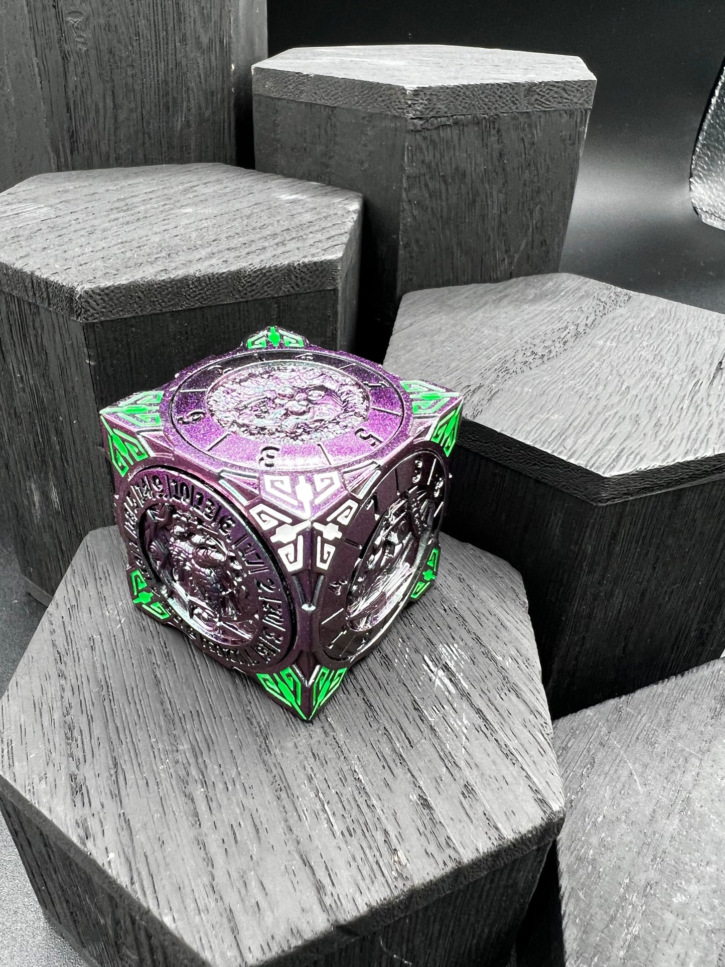 Cube Spinner - Green and Purple Duochrome