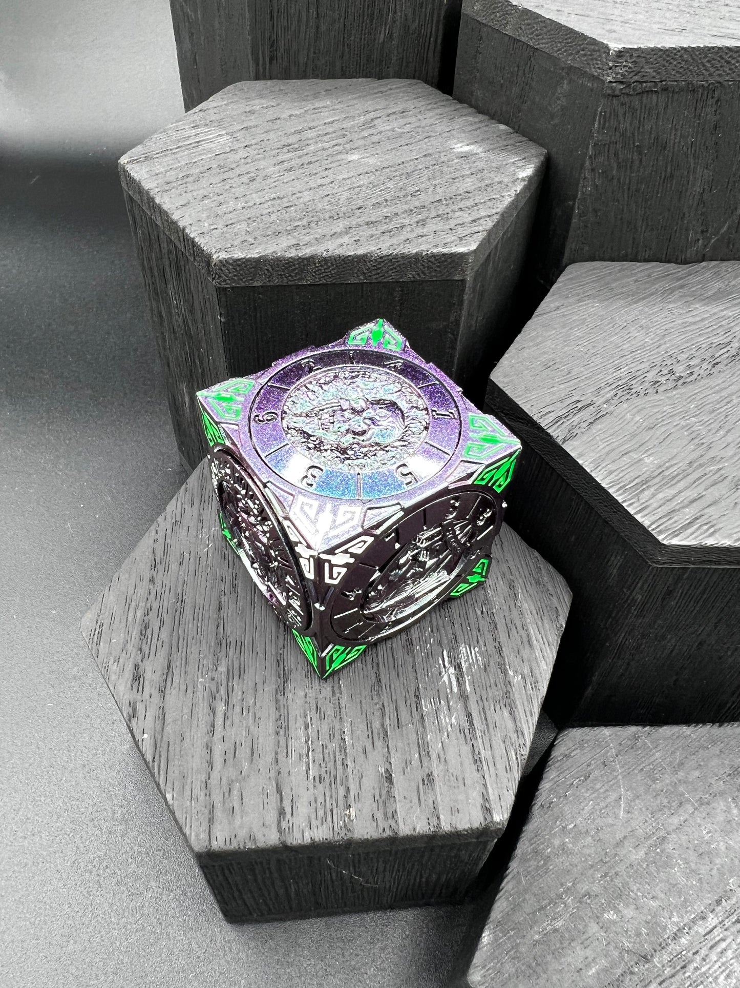 Cube Spinner - Green and Purple Duochrome