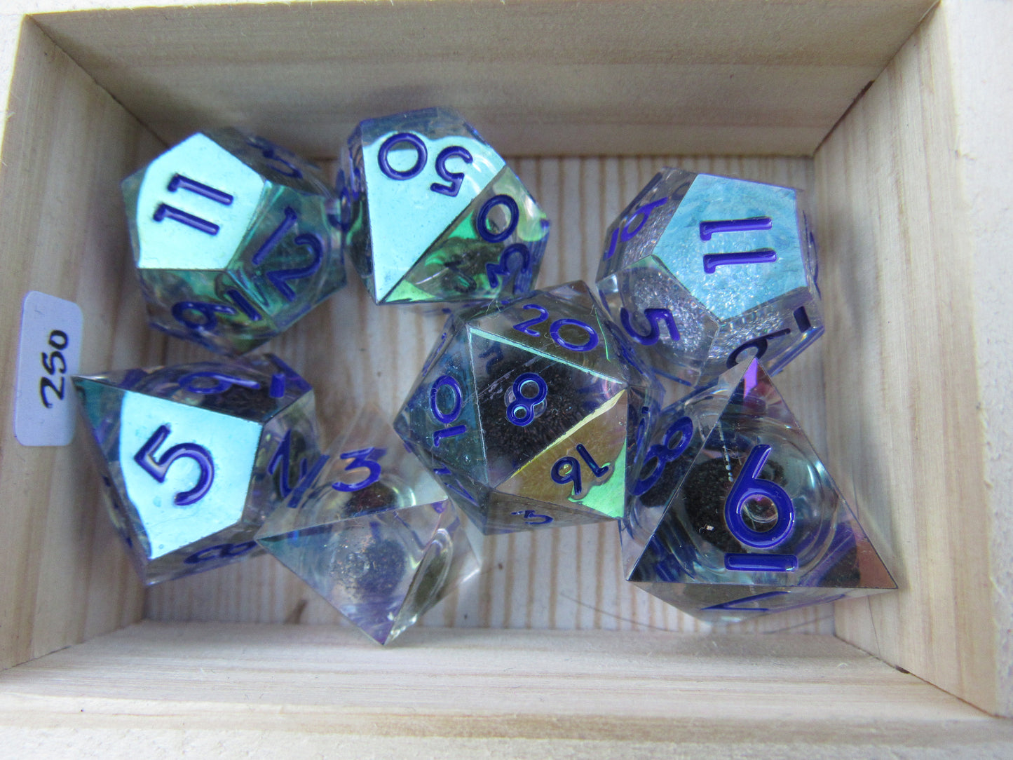 Transparent Dark Liquid Core Sharp Resin Dice