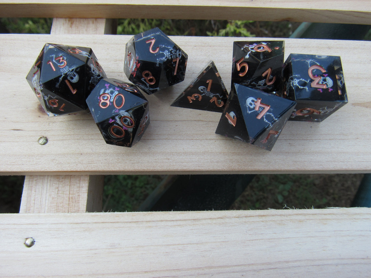 Skull Sharp Resin Dice