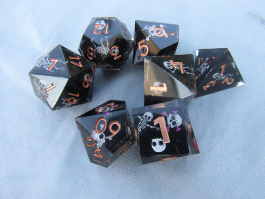 Skull Sharp Resin Dice