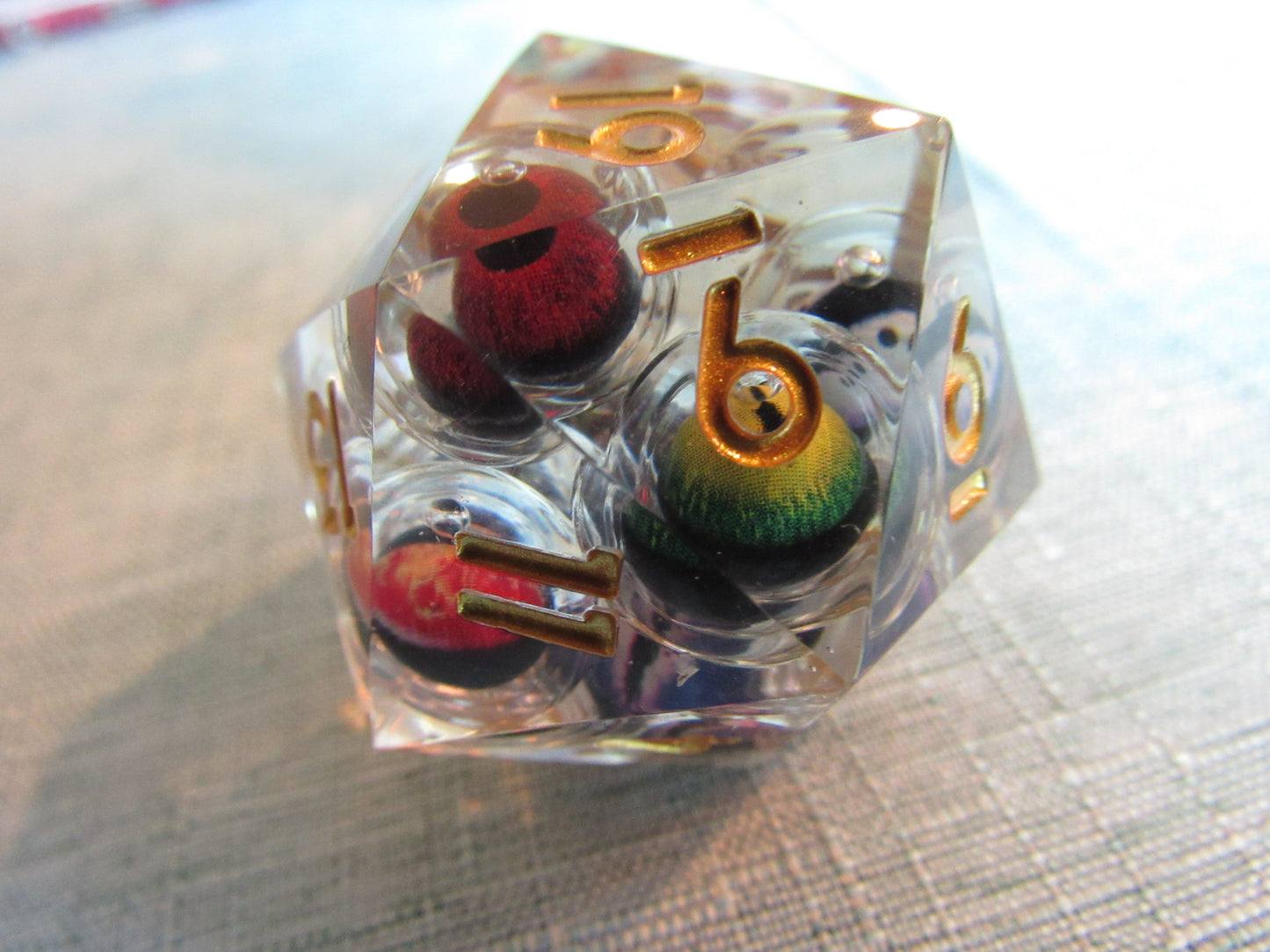 Beholder Liquid Core Resin D20 (Large - 33mm)