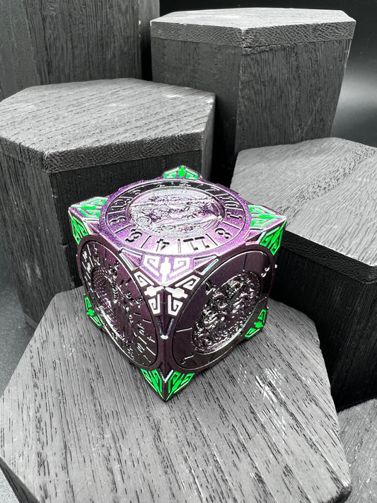 Cube Spinner - Green and Purple Duochrome