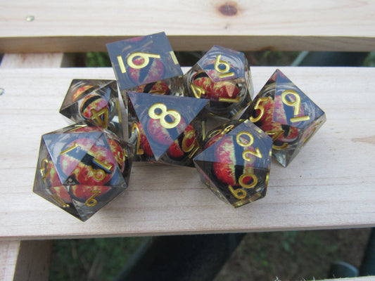 Red Eyeball Liquid Core Sharp Resin Dice