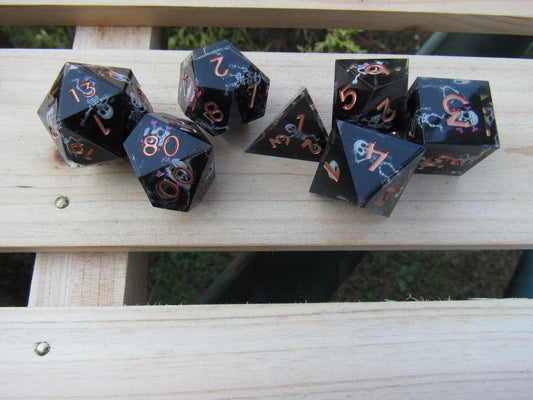 Skull Sharp Resin Dice