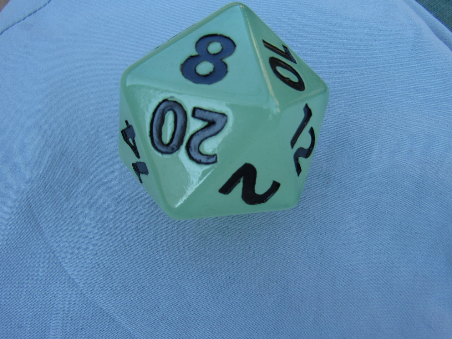 Giant Glow D20