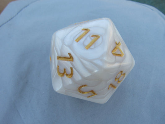 Giant White Pearl D20