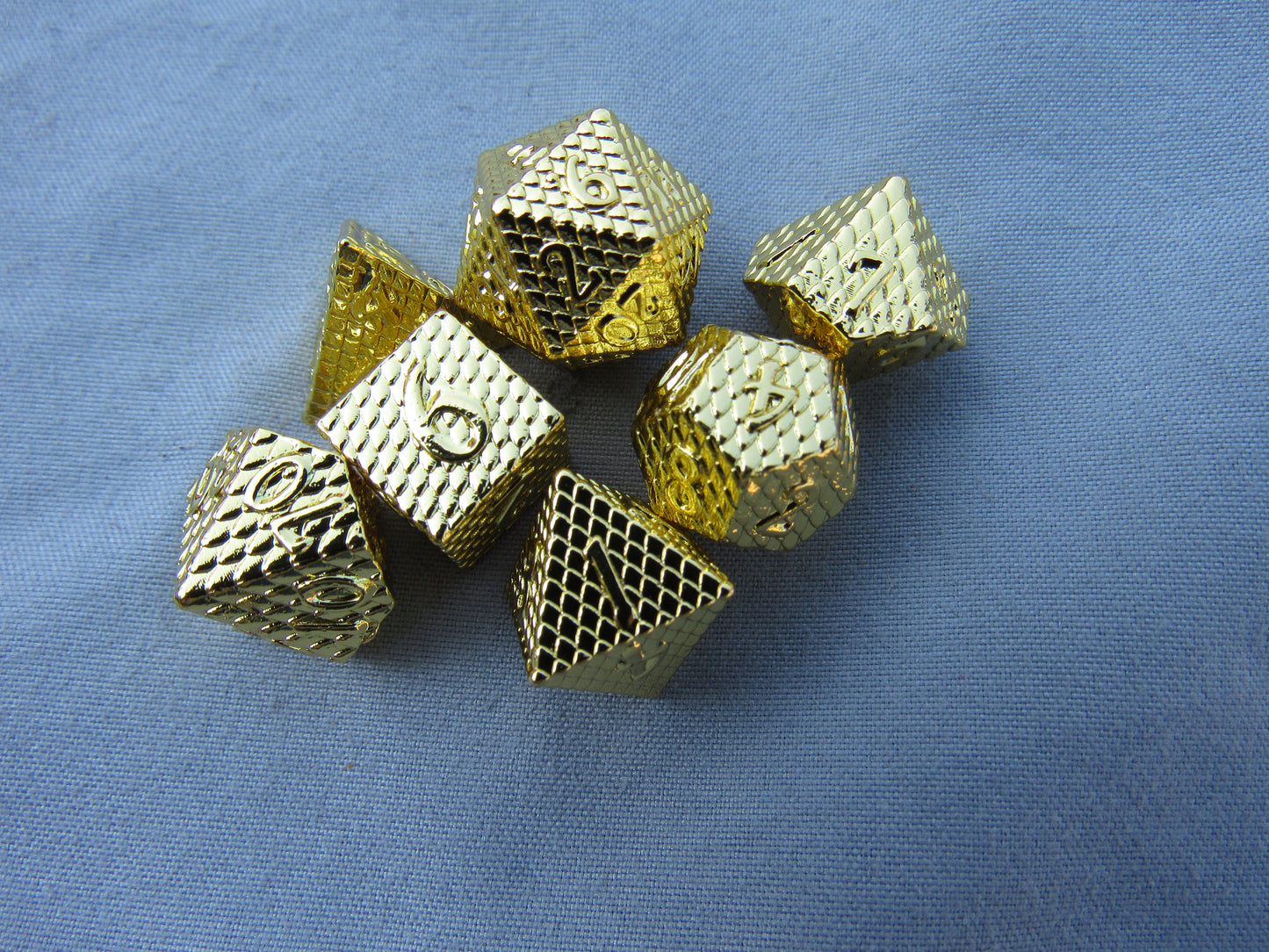 Gold Mini Dragon Scale Dice