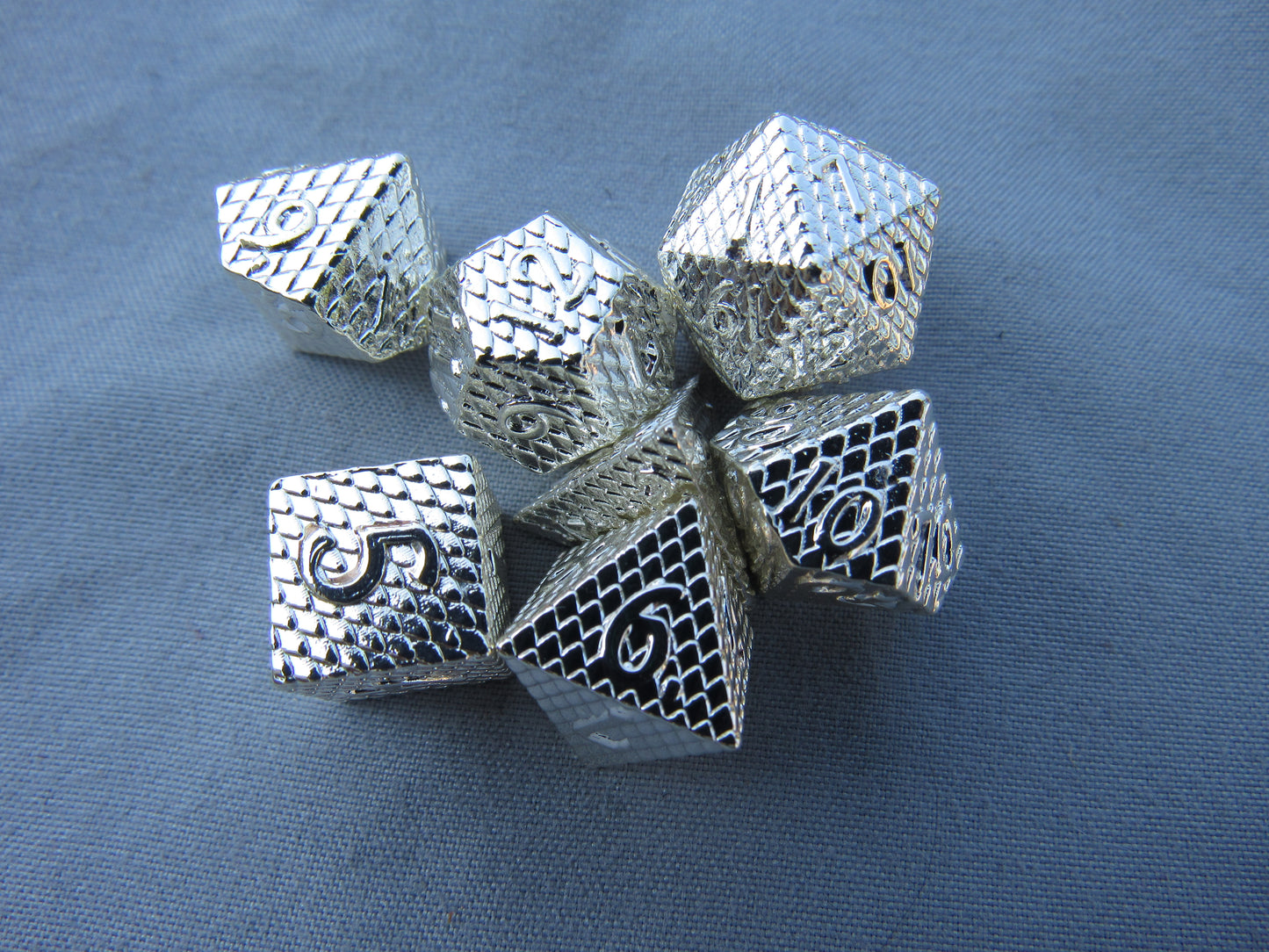 Silver Mini Dragon Scale Dice