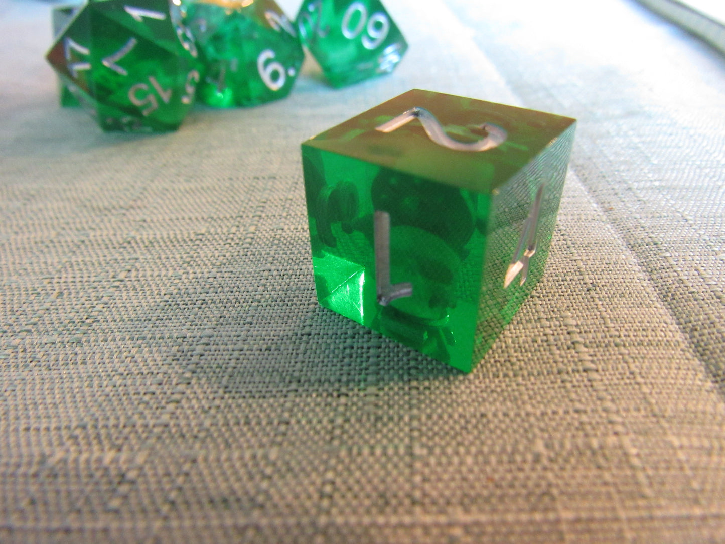 Inclusion Sharp Resin Dice Set