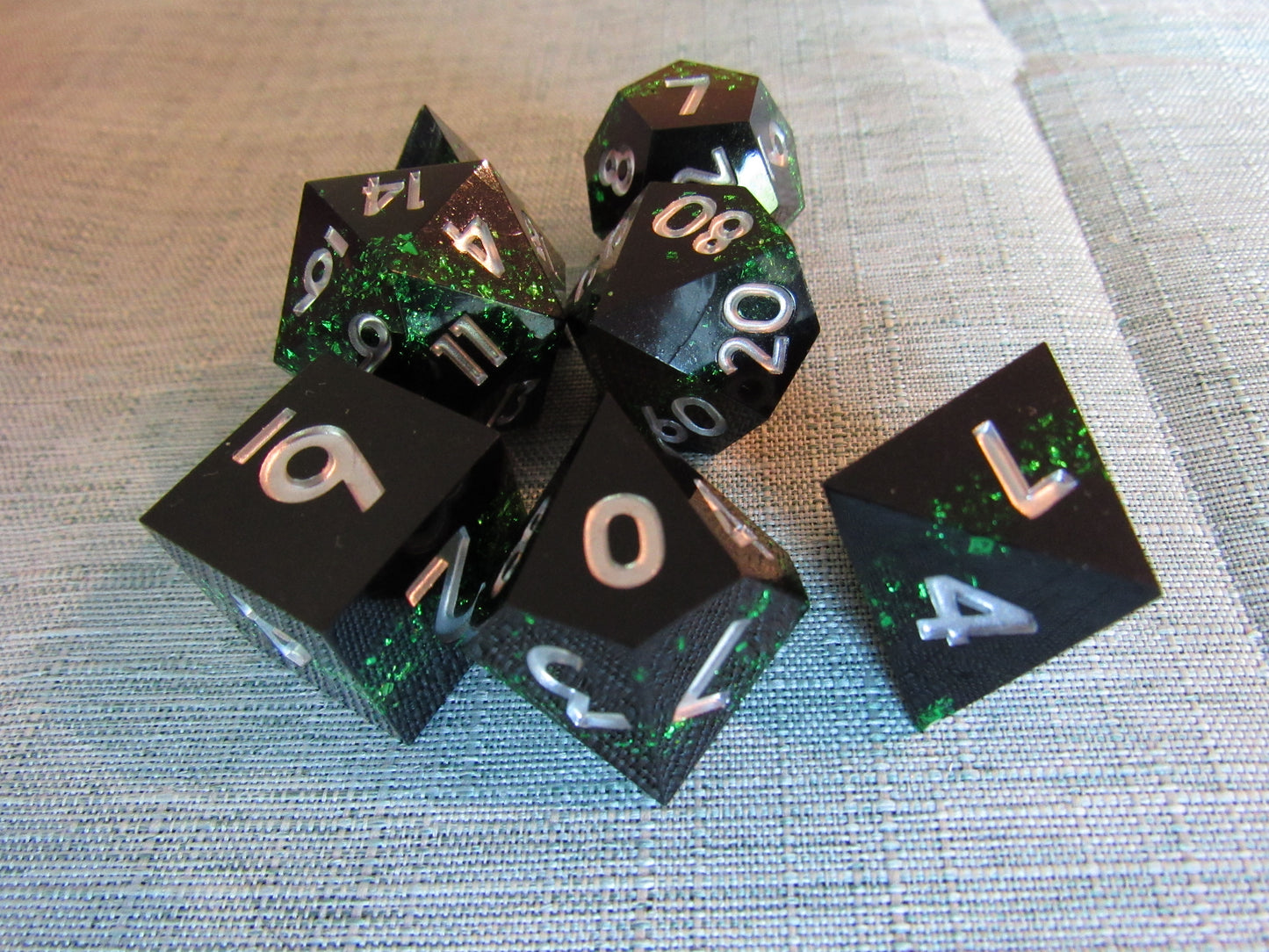 Glitter Color Band Sharp Resin Dice Set