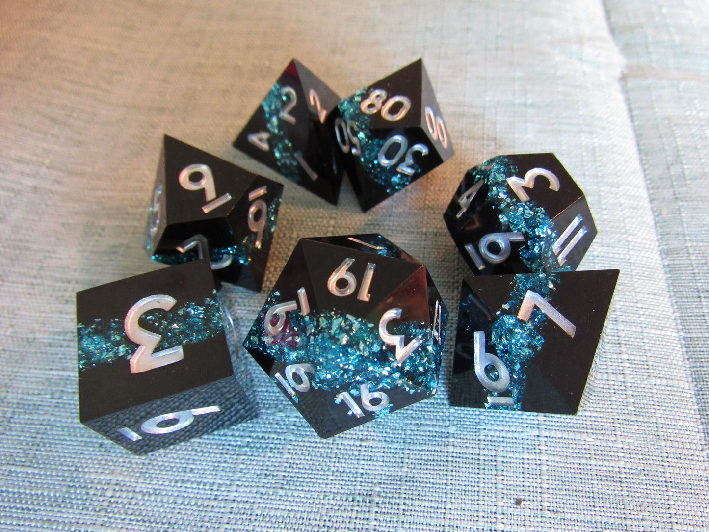Glitter Color Band Sharp Resin Dice Set