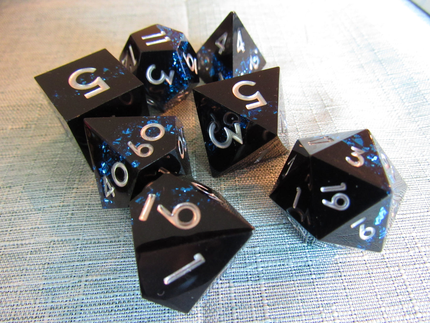 Glitter Color Band Sharp Resin Dice Set