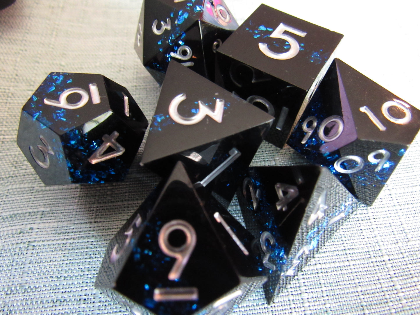 Glitter Color Band Sharp Resin Dice Set