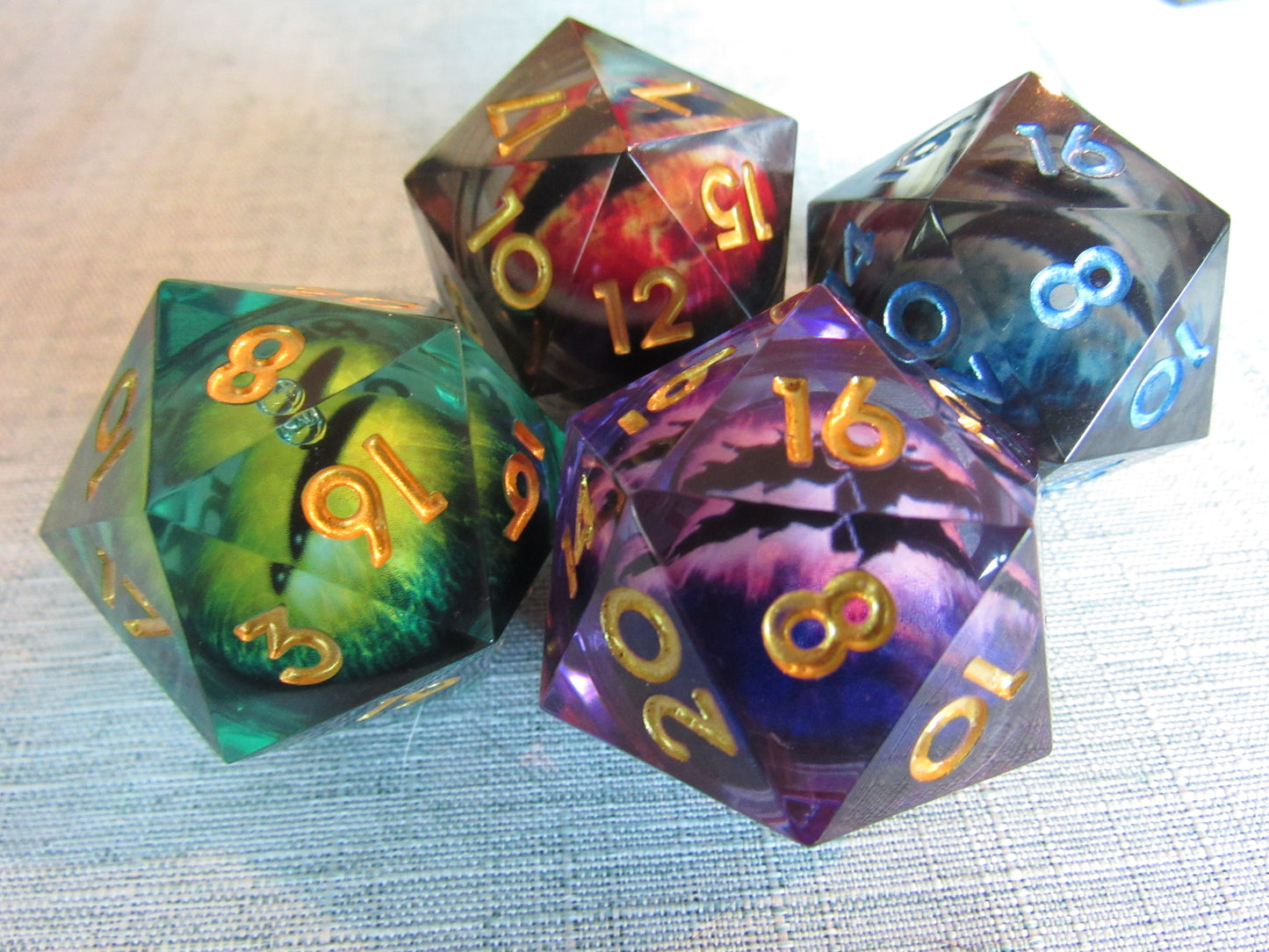 Dragon Eye Liquid Core Resin D20 (Large - 33mm)