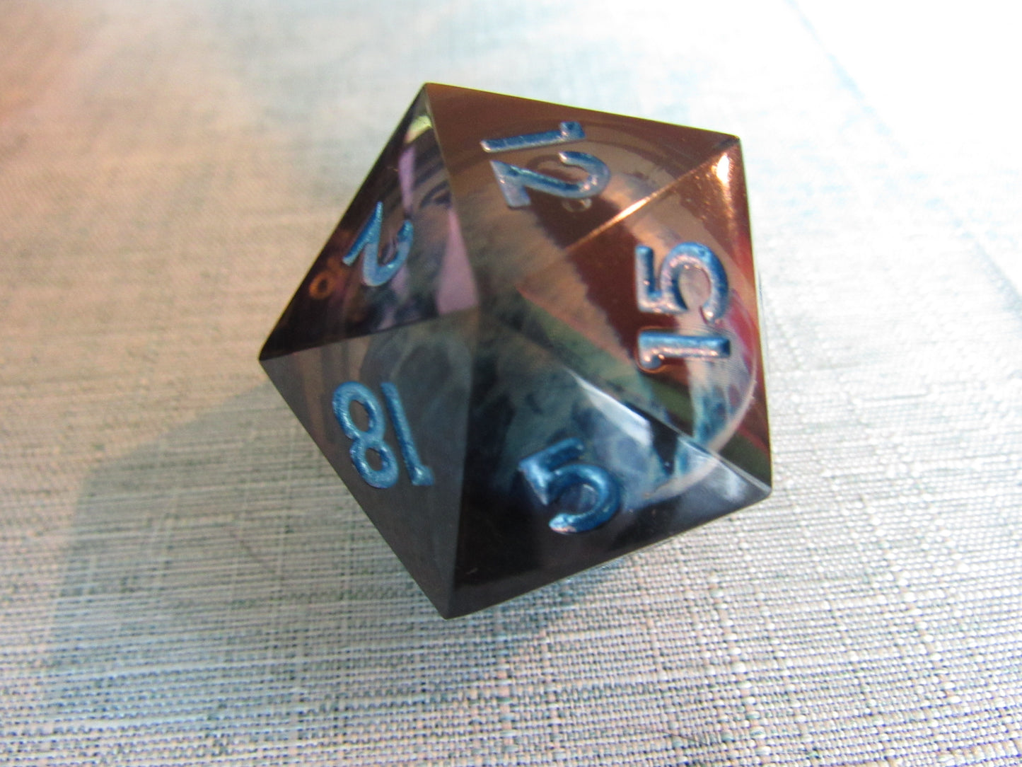 Dragon Eye Liquid Core Resin D20 (Large - 33mm)