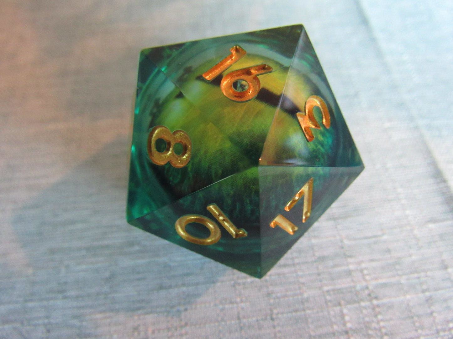 Dragon Eye Liquid Core Resin D20 (Large - 33mm)