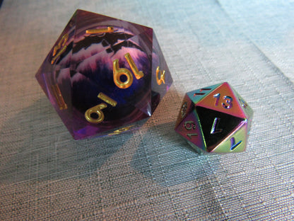 Dragon Eye Liquid Core Resin D20 (Large - 33mm)