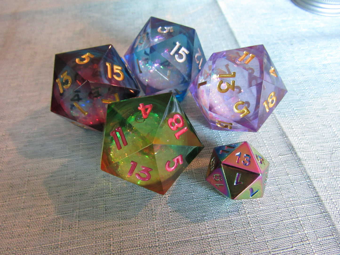 Glitter Liquid Core Resin D20 (Large - 33mm)