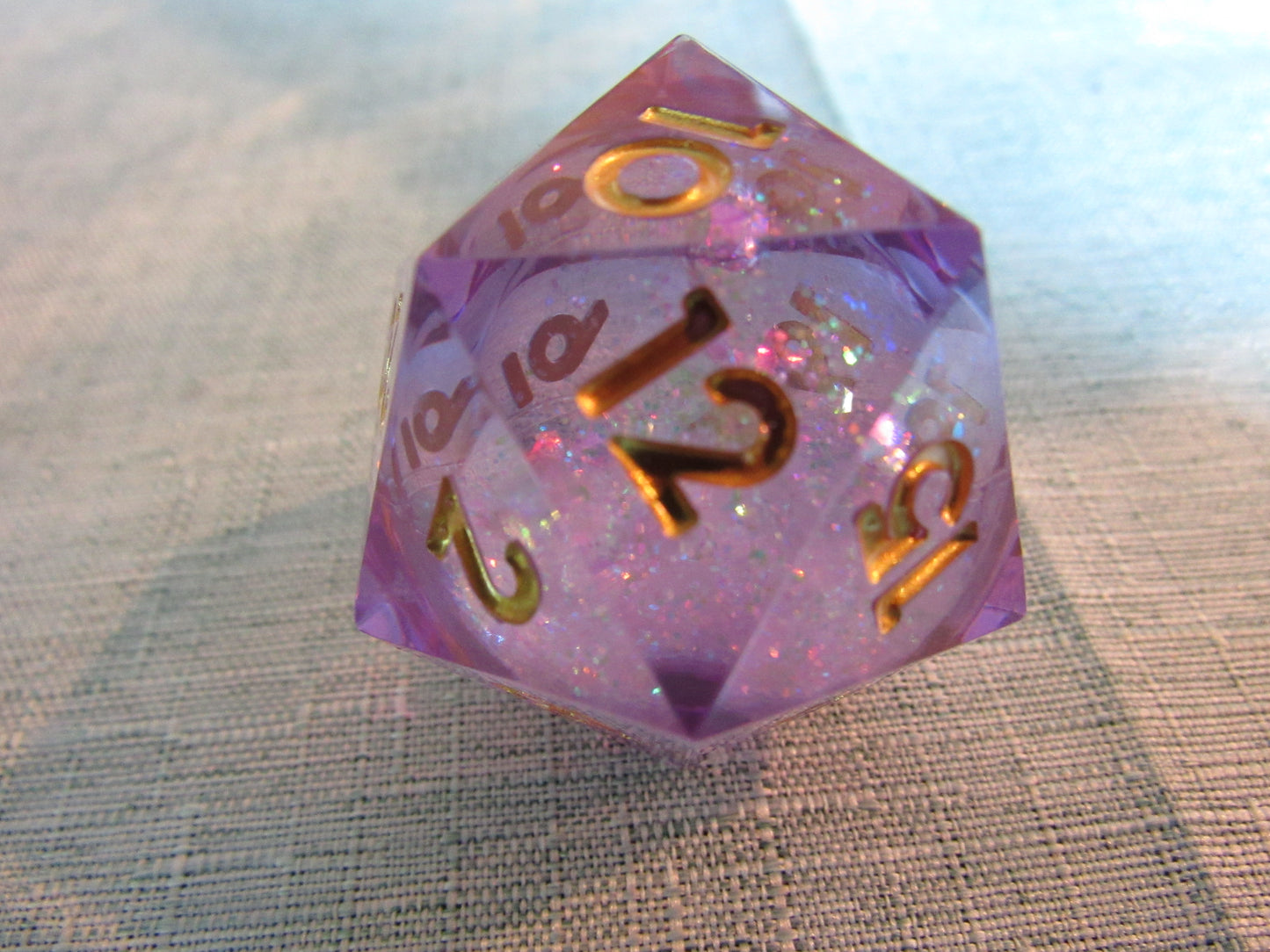 Glitter Liquid Core Resin D20 (Large - 33mm)