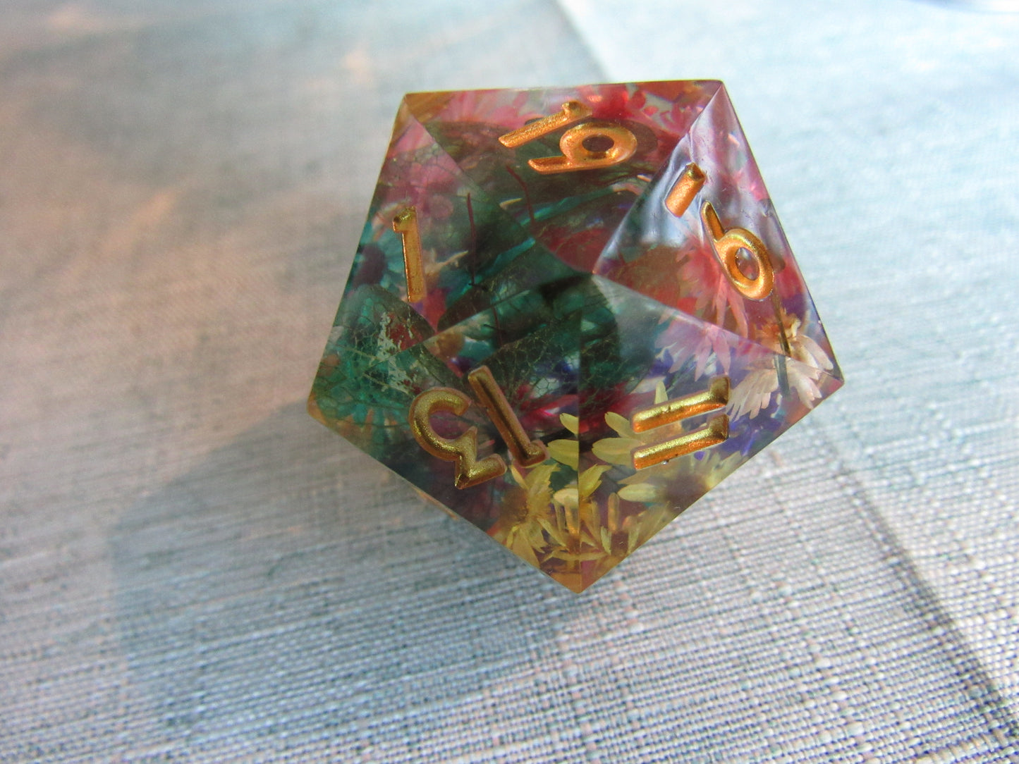Floral Resin D20 (Large - 33mm)