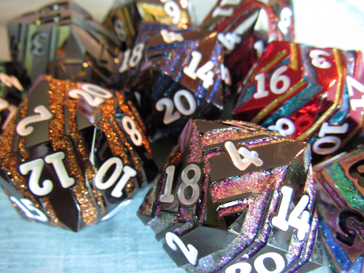 Stripe D20 (Large - 33mm)
