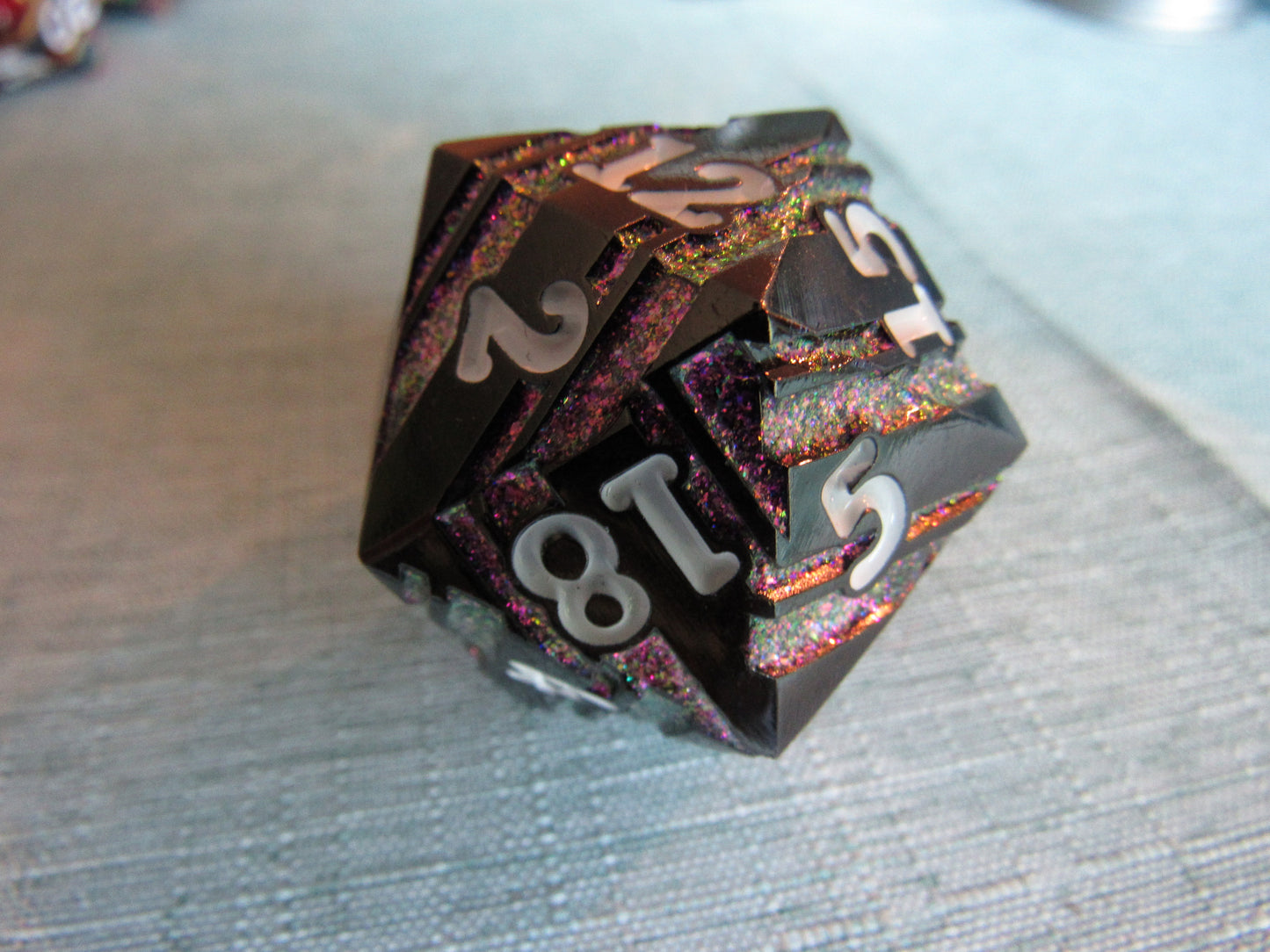 Stripe D20 (Large - 33mm)