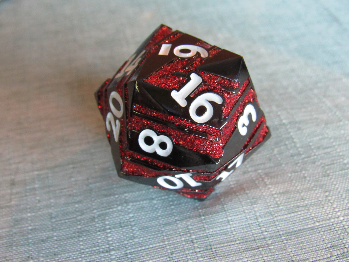 Stripe D20 (Large - 33mm)
