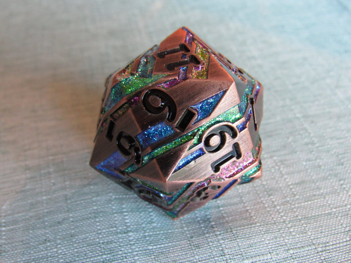 Stripe D20 (Large - 33mm)