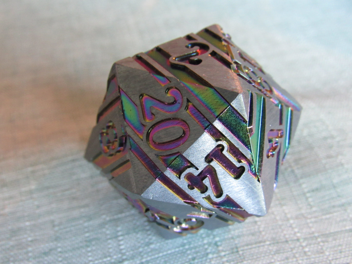 Stripe D20 (Large - 33mm)