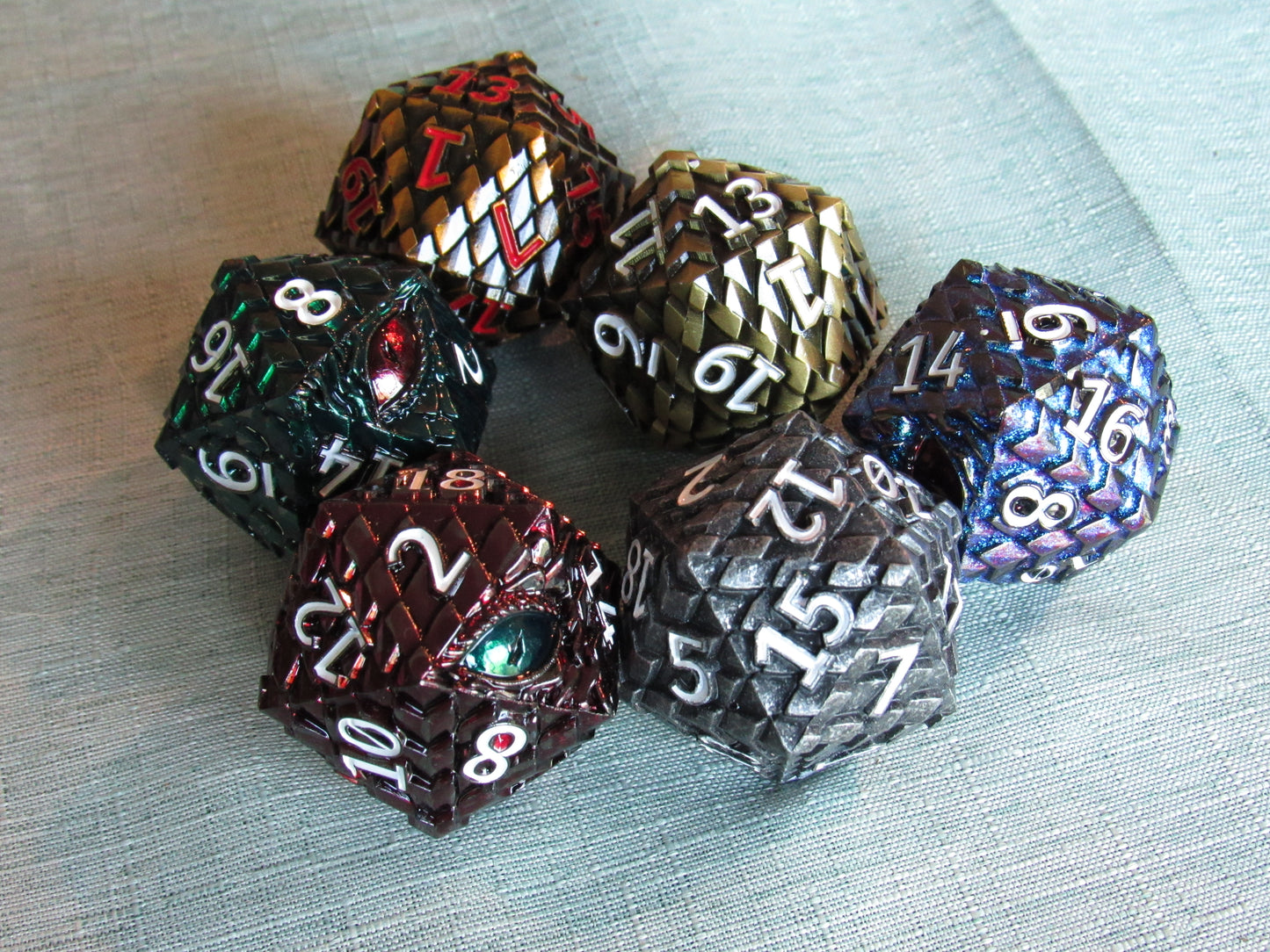Dragon Scale D20 (Large - 33mm)