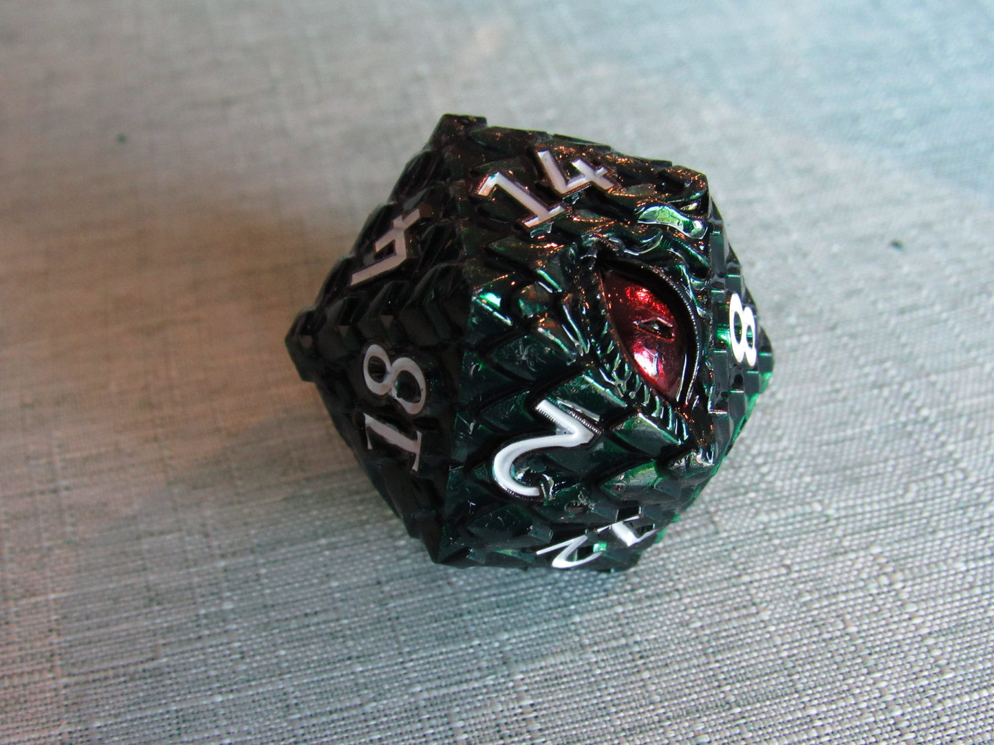 Dragon Scale D20 (Large - 33mm)