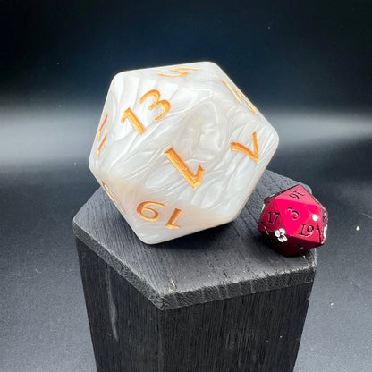 Giant White Pearl D20