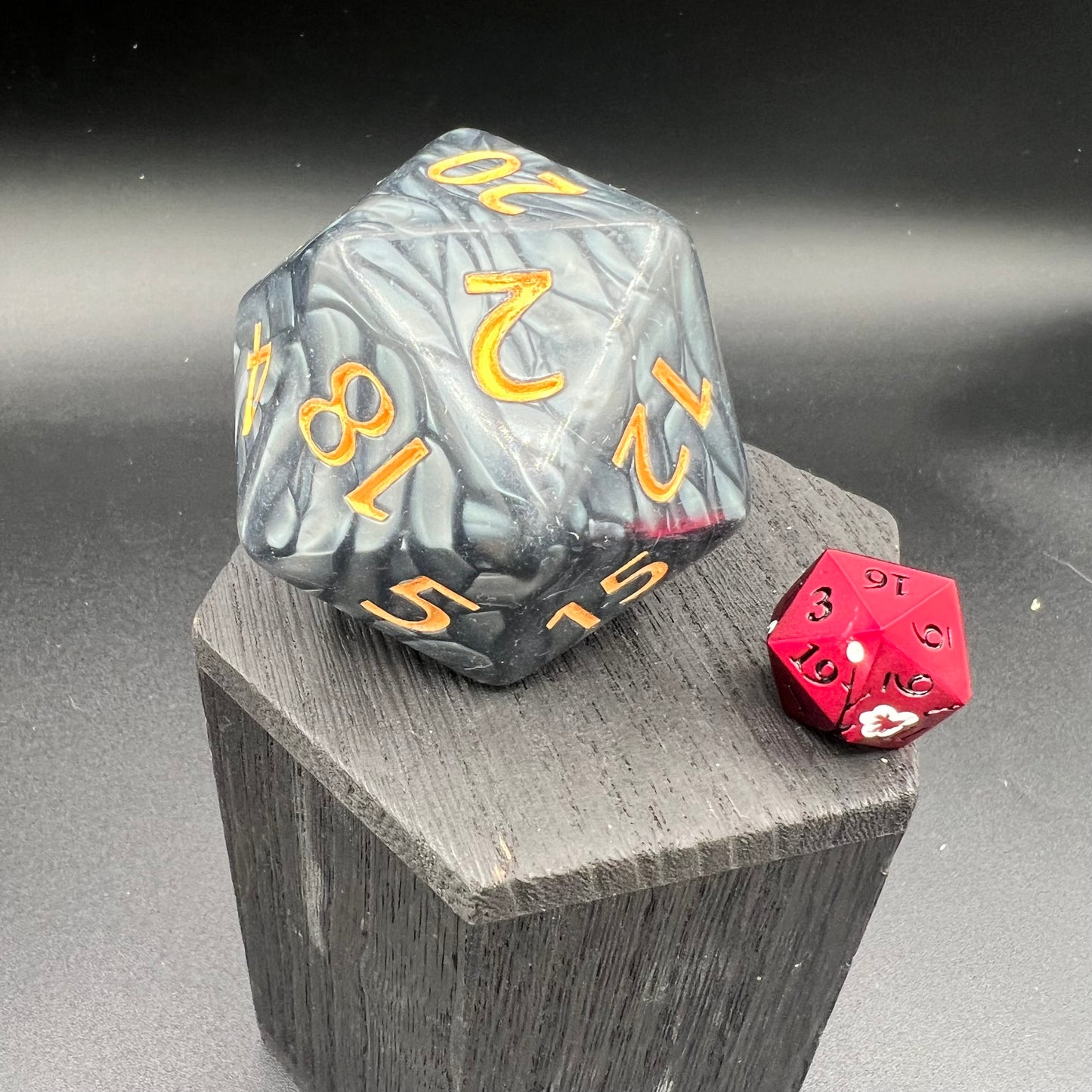 Giant Black Pearl D20