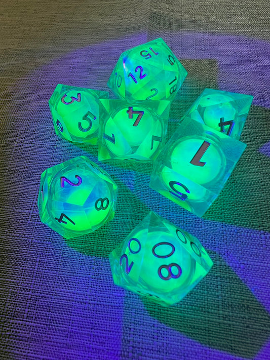 Glow in the Dark Green Sharp Resin Dice